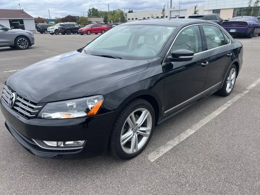 2014 Volkswagen Passat V6 SEL Premium photo 1