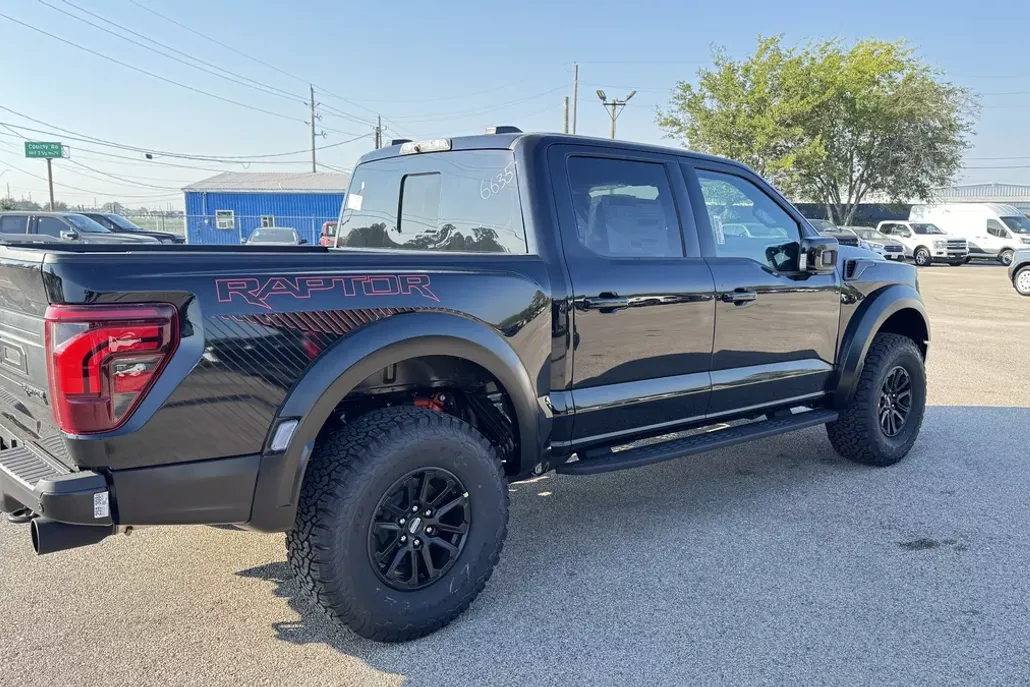 2025 Ford F-150 Raptor photo 1
