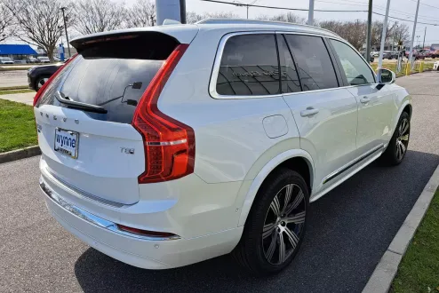2025 Volvo XC90 T8 Plus photo 3