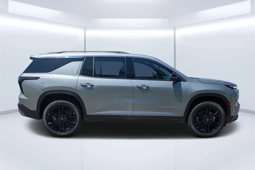 2026 Chevrolet Traverse photo 1