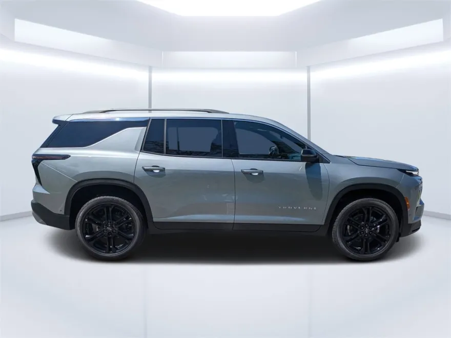 2026 Chevrolet Traverse photo 1