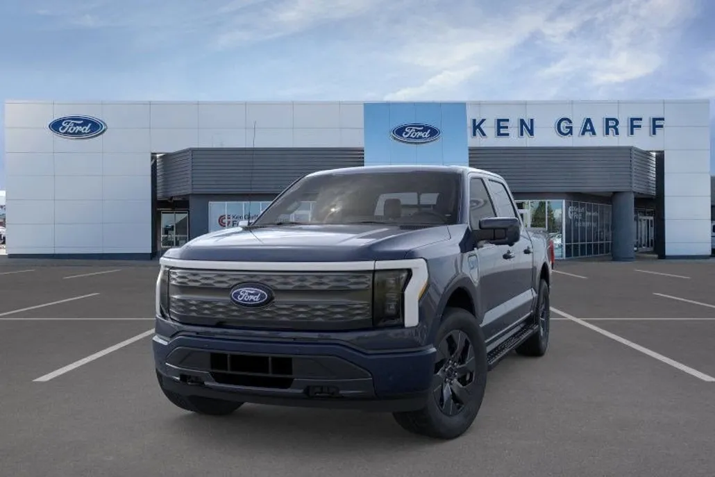 2025 Ford F-150 Lightning Lariat photo 1