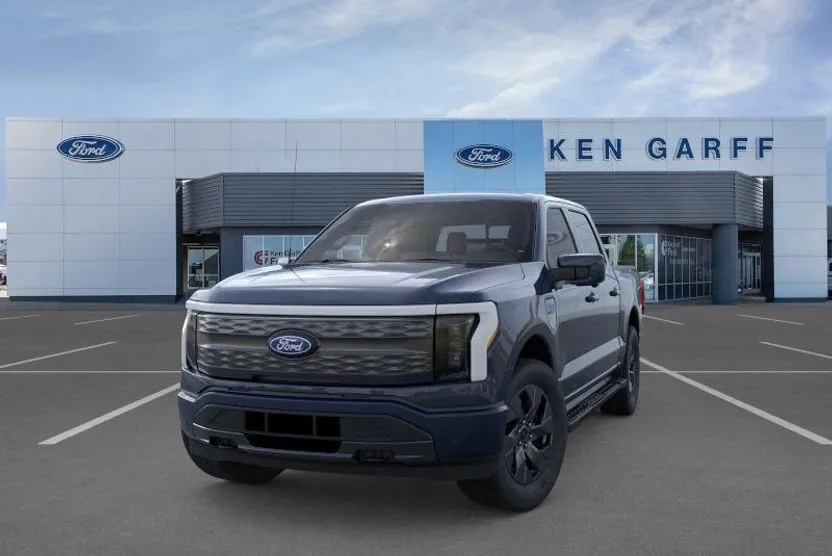 2025 Ford F-150 Lightning Lariat photo 1
