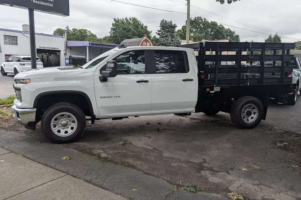 2024 Chevrolet Silverado 3500HD photo 1