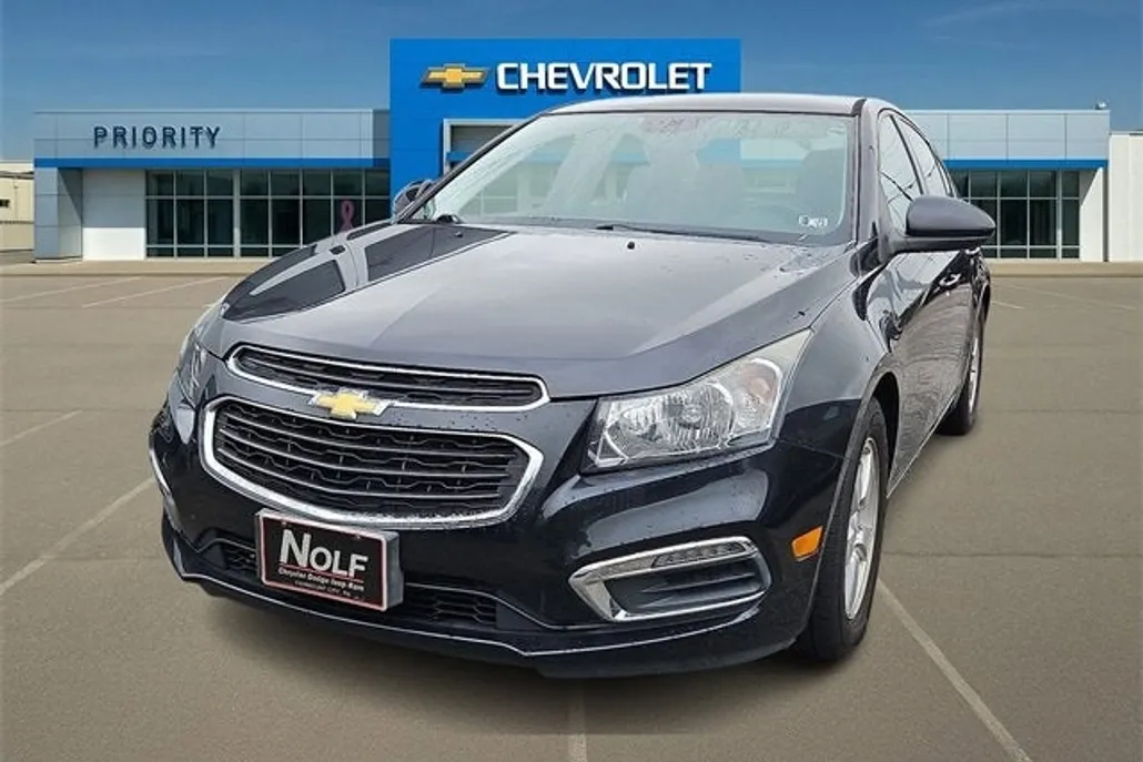 2015 Chevrolet Cruze LT photo 1