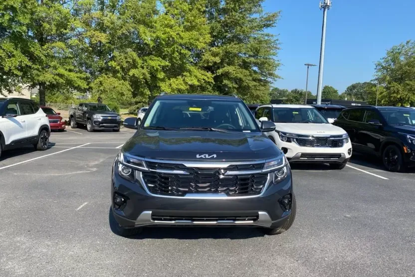 2026 Kia Seltos EX photo 1