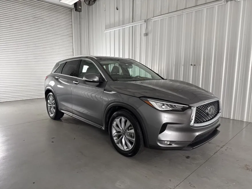 2022 Infiniti QX50 Luxe AWD photo 1