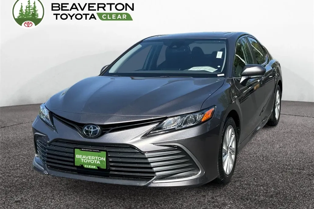 2023 Toyota Camry LE photo 1