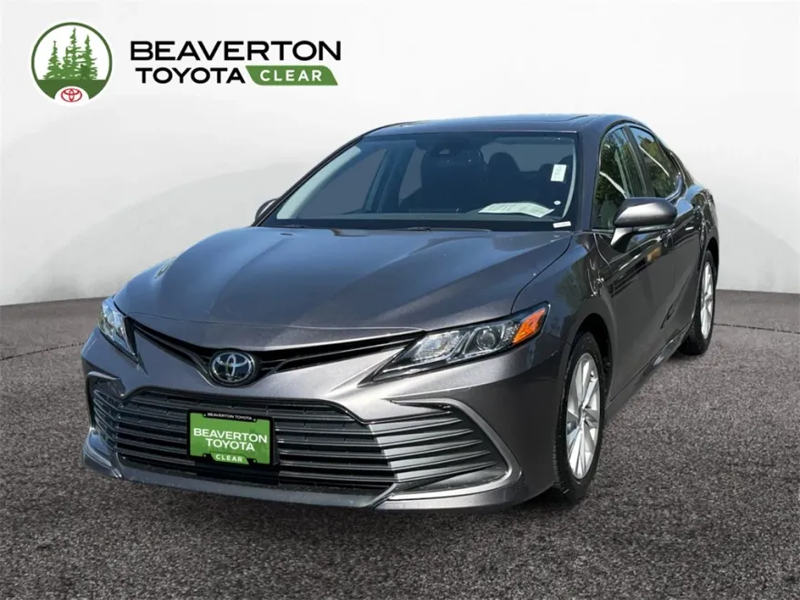 2023 Toyota Camry LE photo 1