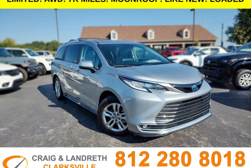 2024 Toyota Sienna Limited photo 1