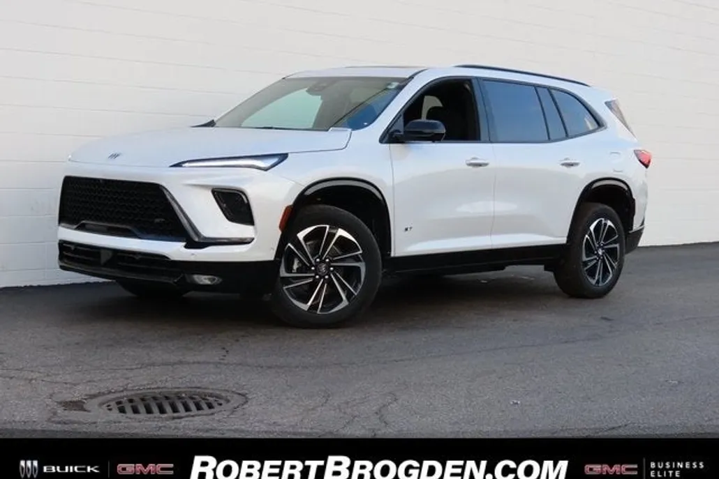 2025 Buick Enclave Sport Touring photo 1