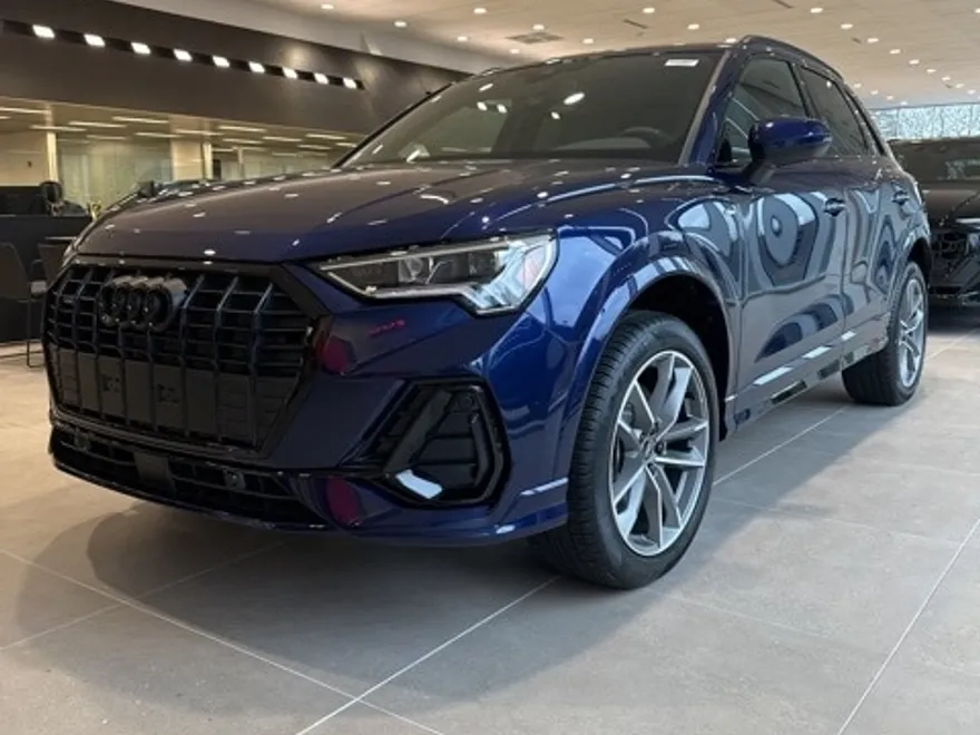 2025 Audi Q3 45 TFSI S line Premium photo 1