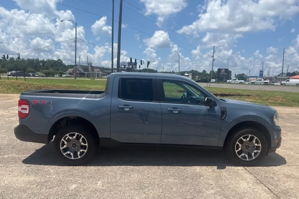 2024 Ford Maverick Lariat photo 1