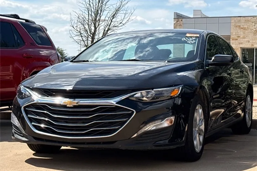 2024 Chevrolet Malibu 1LT photo 1