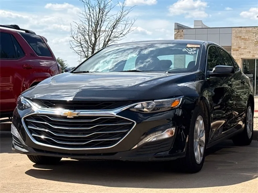 2024 Chevrolet Malibu 1LT photo 1