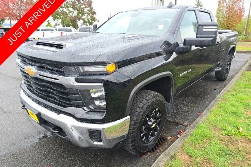 2024 Chevrolet Silverado 3500HD LT photo 1