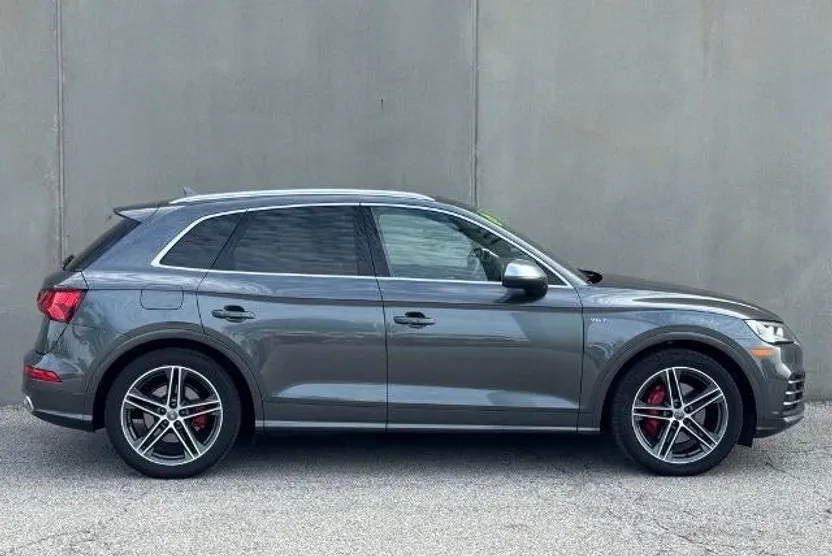 2018 Audi SQ5 Prestige photo 1
