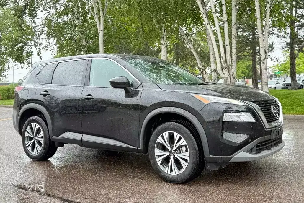 2023 Nissan Rogue SV photo 1