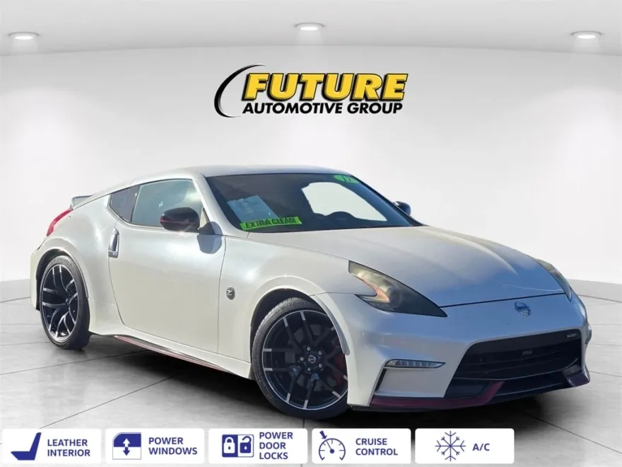 2017 Nissan 370Z Nismo photo 1