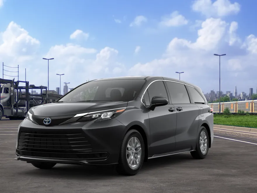 2025 Toyota Sienna LE photo 1