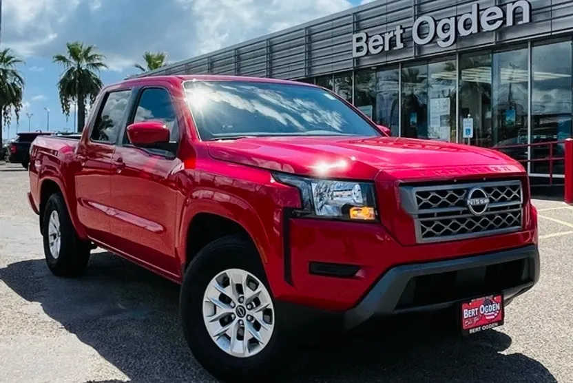 2024 Nissan Frontier SV photo 1