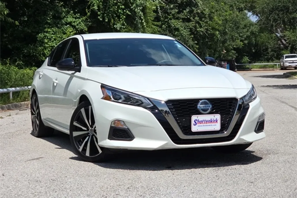 2020 Nissan Altima 2.5 SR photo 1