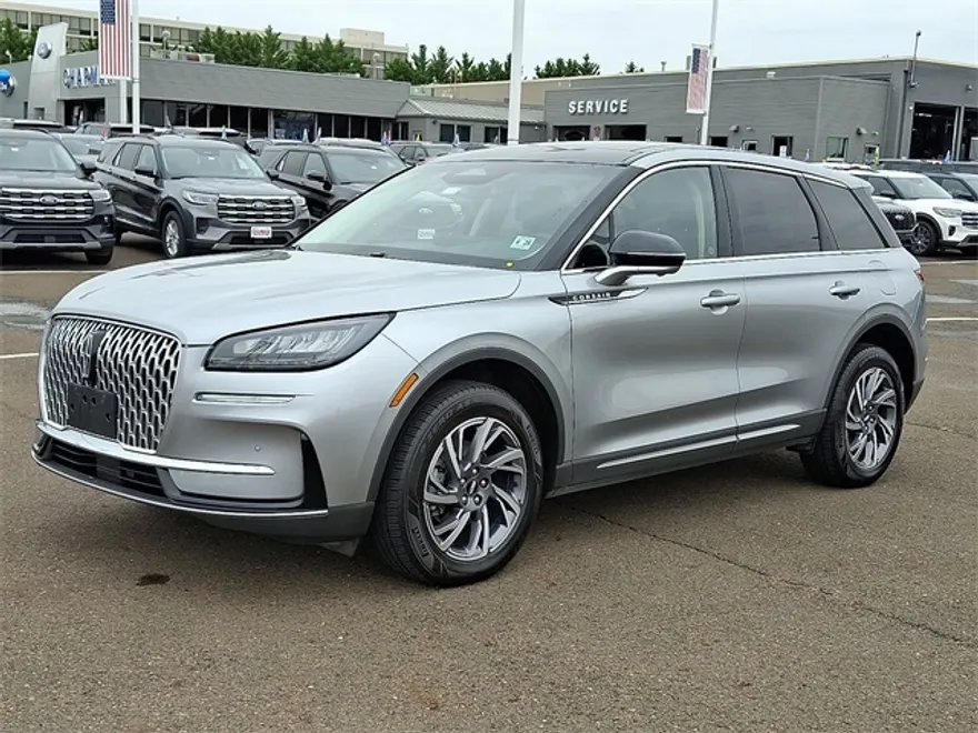 2023 Lincoln Corsair Standard photo 1