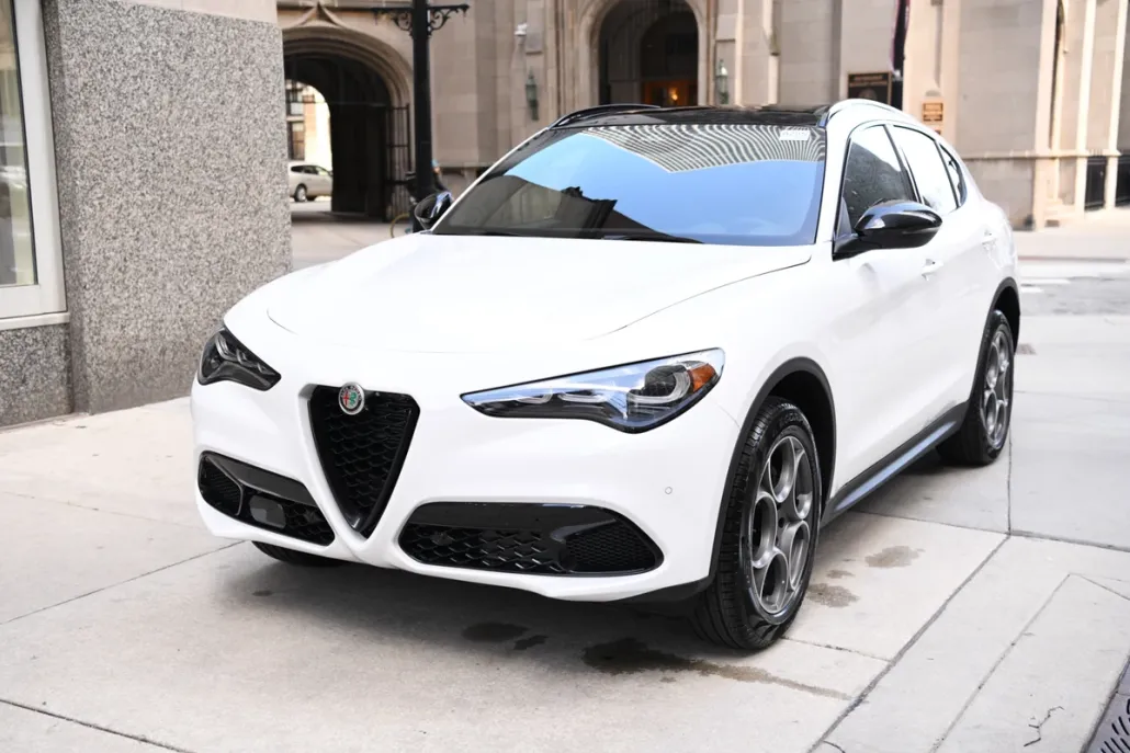 2025 Alfa Romeo Stelvio Sprint Base photo 1