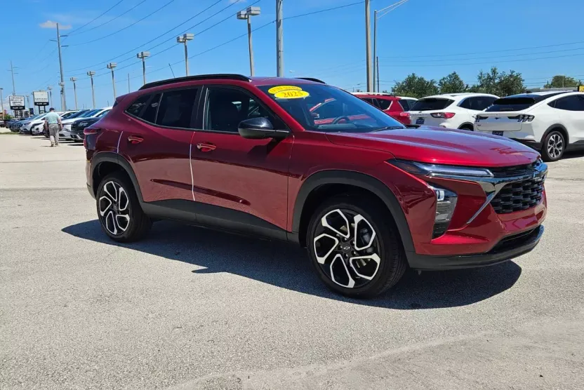 2025 Chevrolet Trax photo 1