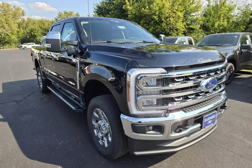 2026 Ford F-250 Lariat photo 1