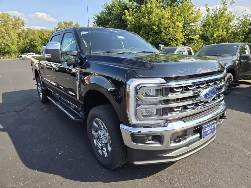 2026 Ford F-250 Lariat photo 1