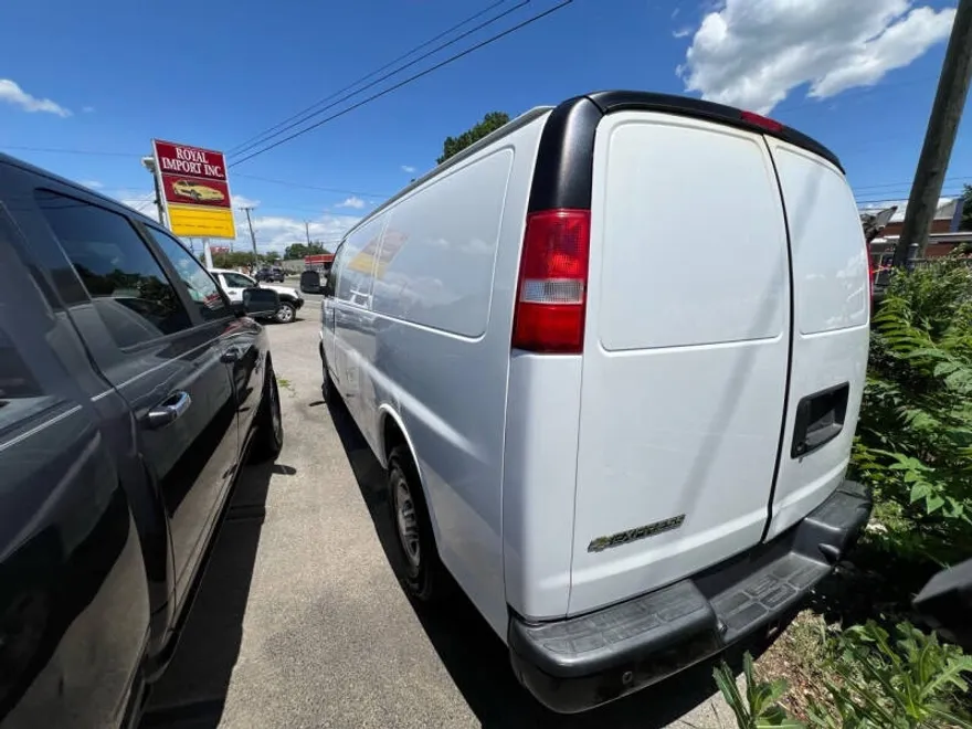 2019 Chevrolet Express 2500 Cargo Van photo 1