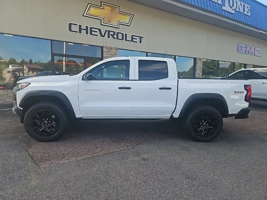 2026 Chevrolet Colorado Trail Boss photo 1
