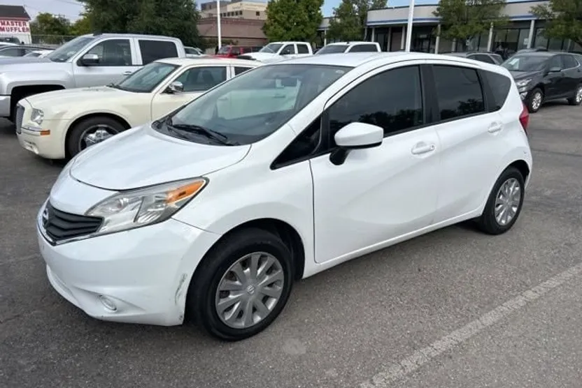 2016 Nissan Versa Note S photo 1