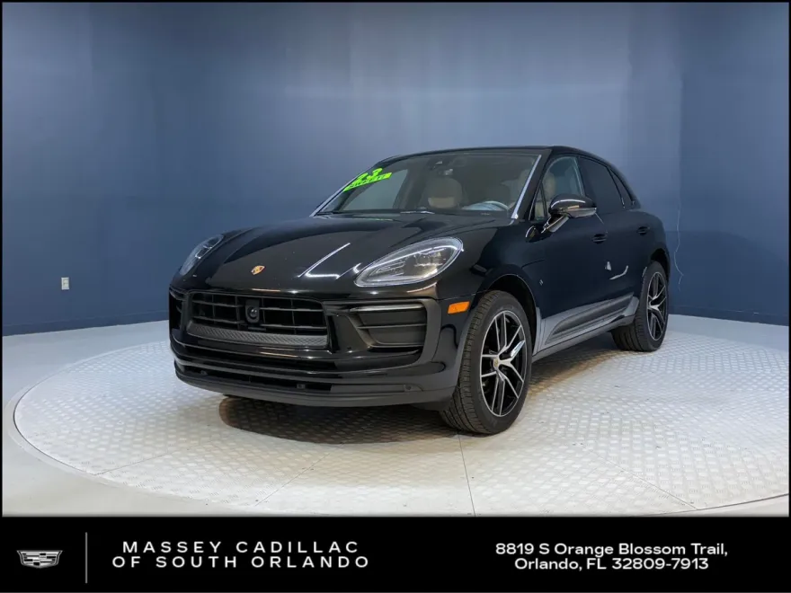 2023 Porsche Macan T photo 1