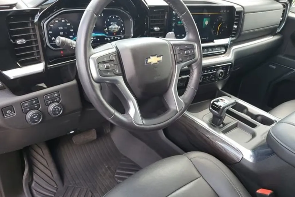 2022 Chevrolet Silverado 1500 LTZ photo 1
