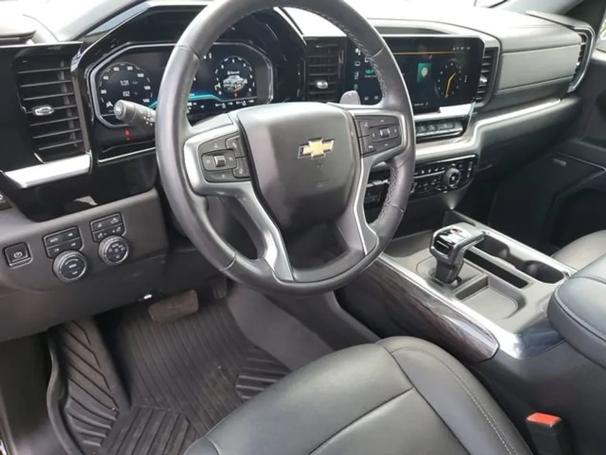 2022 Chevrolet Silverado 1500 LTZ photo 1