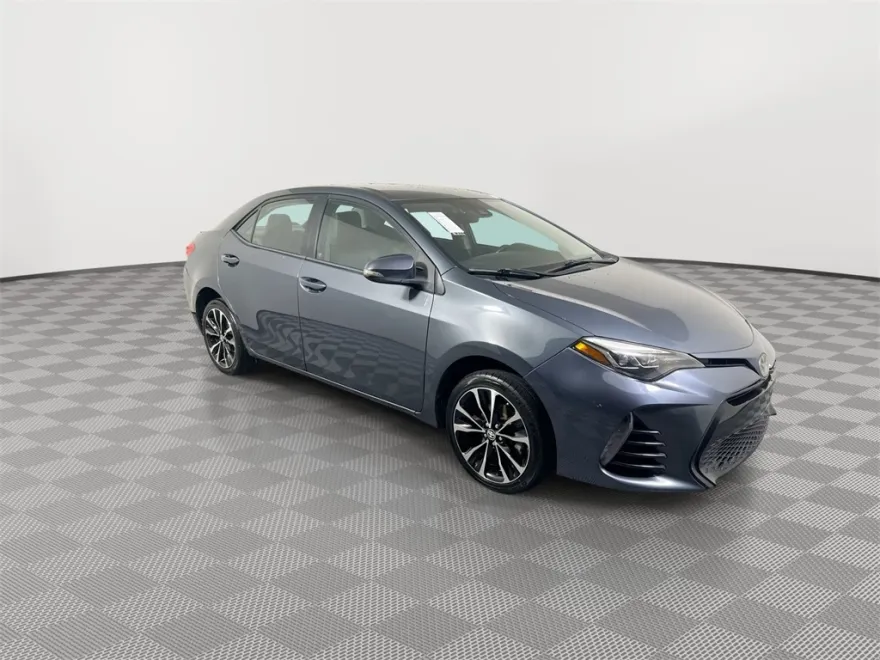 2017 Toyota Corolla L photo 1