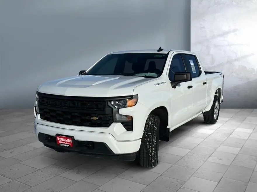 2023 Chevrolet Silverado 1500 Custom photo 1