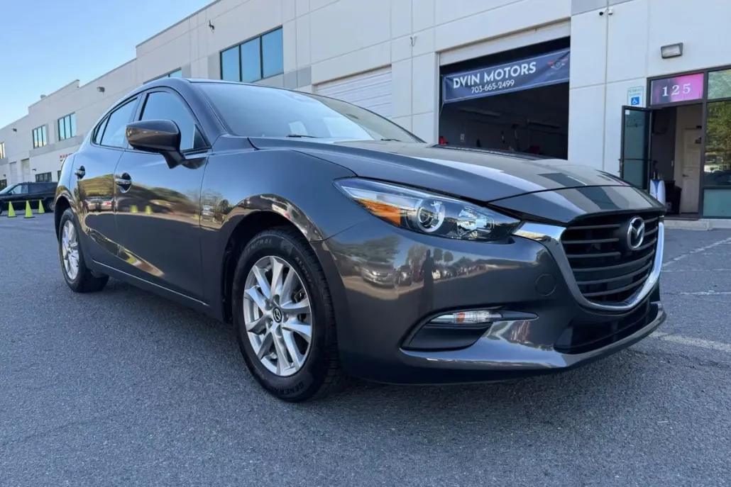 2018 Mazda Mazda3 Sport Hatchback photo 1