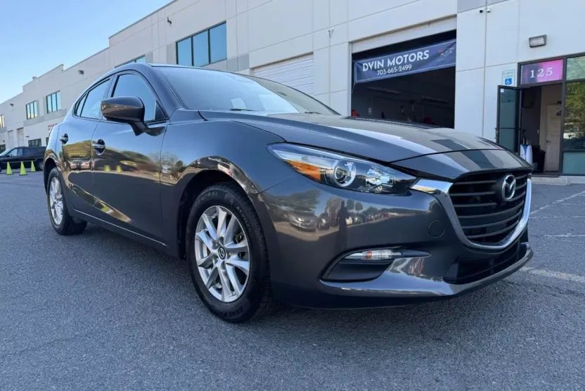 2018 Mazda Mazda3 Sport Hatchback photo 1