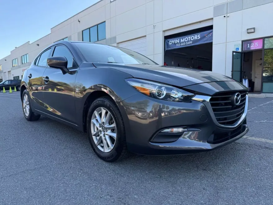 2018 Mazda Mazda3 Sport Hatchback photo 1