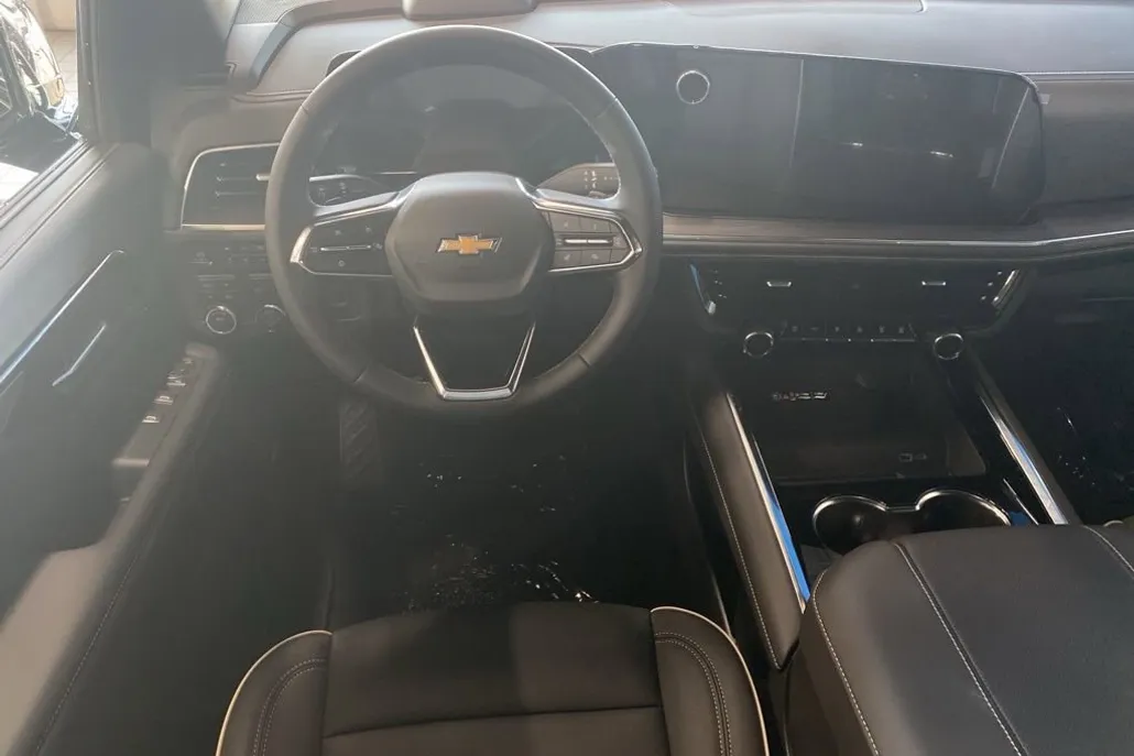 2025 Chevrolet Suburban Premier photo 1