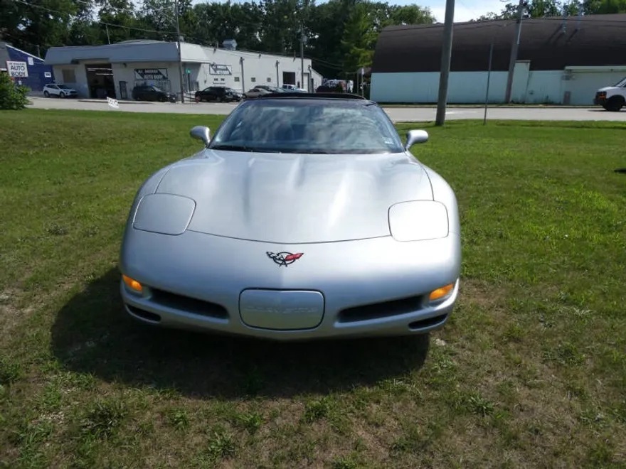 2004 Chevrolet Corvette photo 1