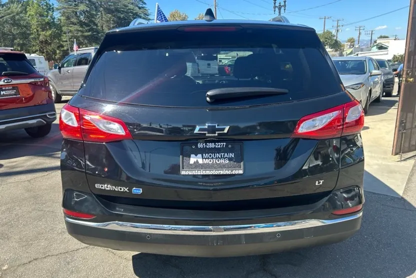 2018 Chevrolet Equinox LT photo 1