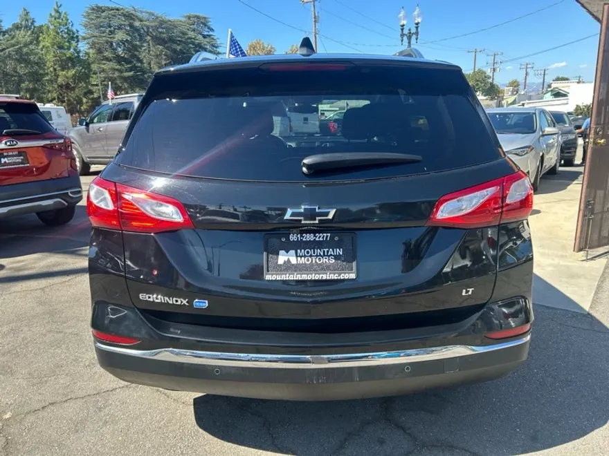 2018 Chevrolet Equinox LT photo 1