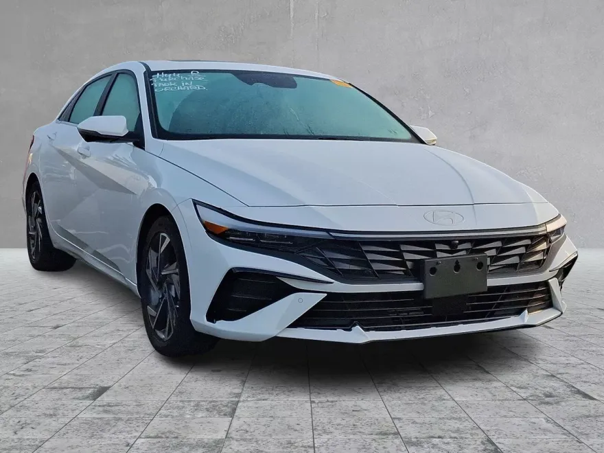 2024 Hyundai Elantra Limited photo 1
