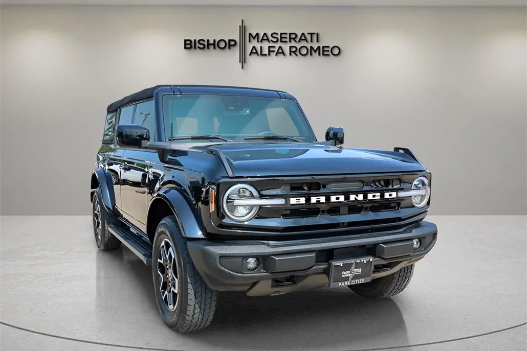 2022 Ford Bronco Outer Banks photo 1