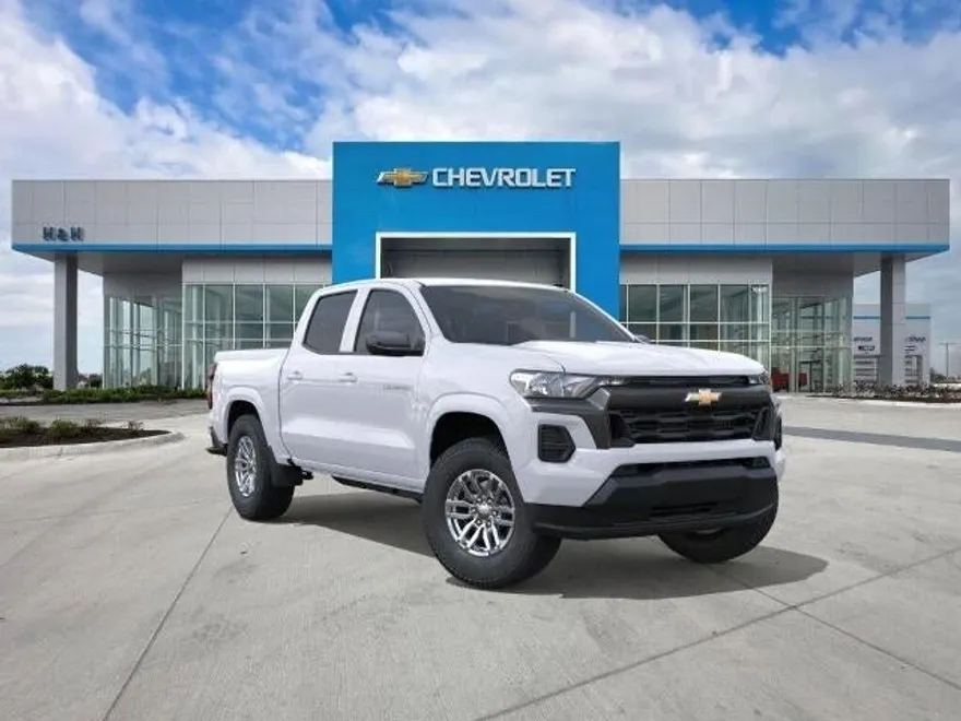 2025 Chevrolet Colorado Work Truck LT photo 1