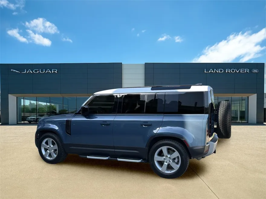 2025 Land Rover Defender 110 S photo 1